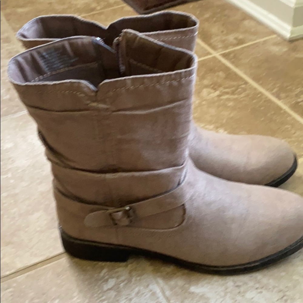 Just Fab boots worn only once